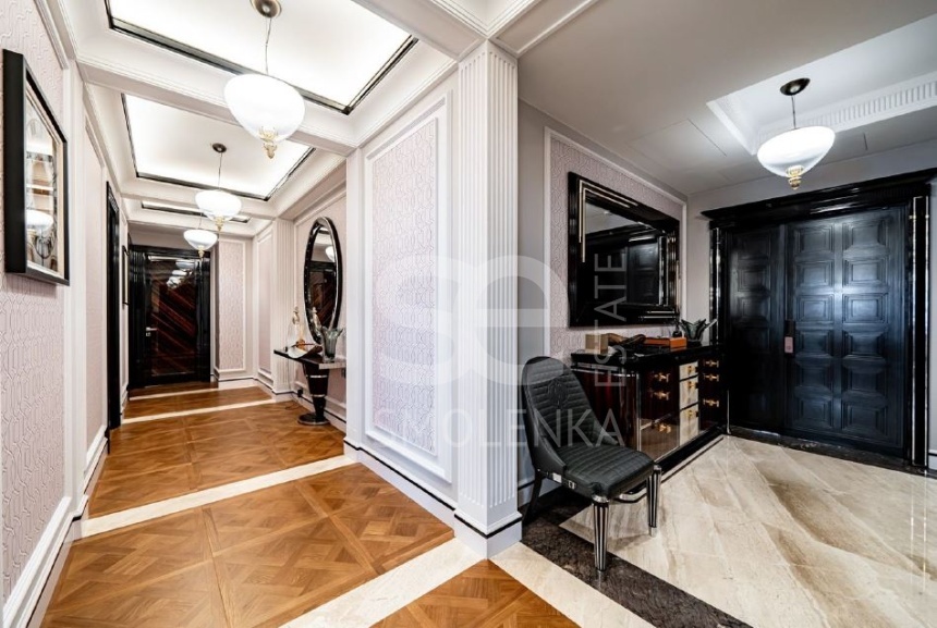 Продажа квартиры, площадь 241 кв.м., 6 этаж, ЖК Стольник, Малый Лёвшинский пер, 5к2