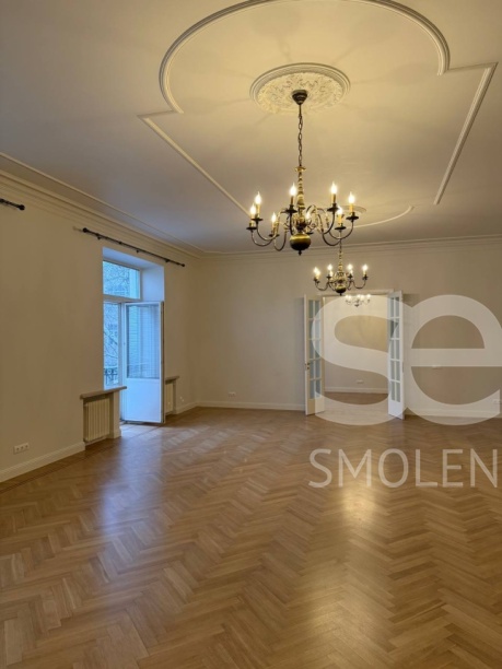 Аренда квартиры, площадь 330 кв.м., 5 этаж, Романов пер, 5