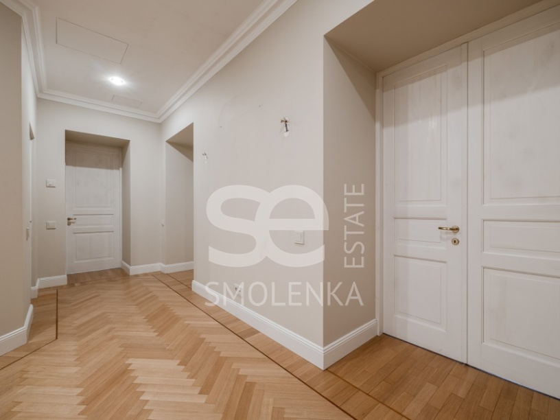 Аренда квартиры, площадь 225 кв.м., 5 этаж, Романов пер, 5