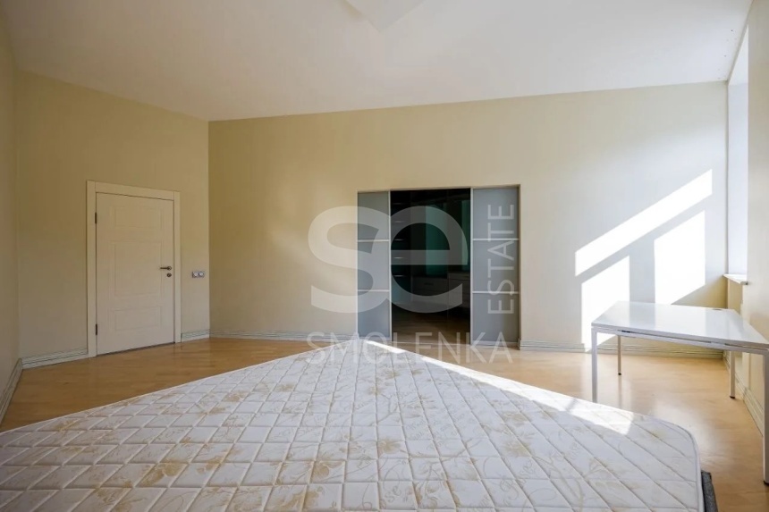 Продажа квартиры, площадь 164 кв.м., 3 этаж, Никитский б-р, 12