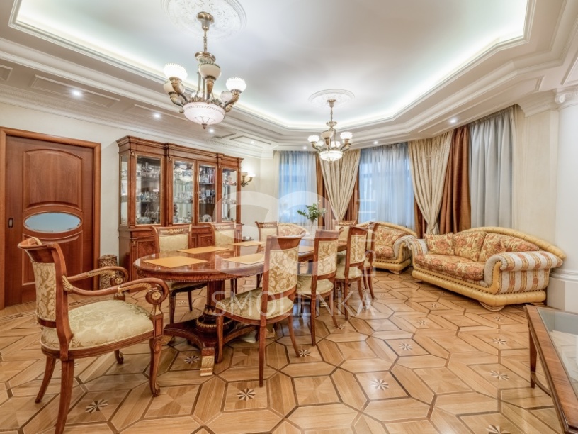 Аренда квартиры, площадь 257.8 кв.м., 3 этаж, Победы пл, 2к3