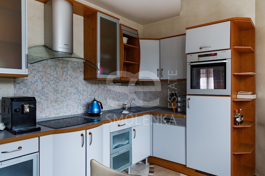 Продажа квартиры, площадь 467 кв.м., 6 этаж, Сосновая ул, 16к1