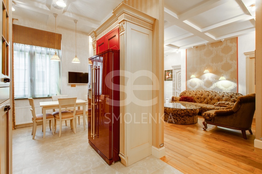 Продажа квартиры, площадь 125.8 кв.м., 2 этаж, Большой Палашёвский пер, 10