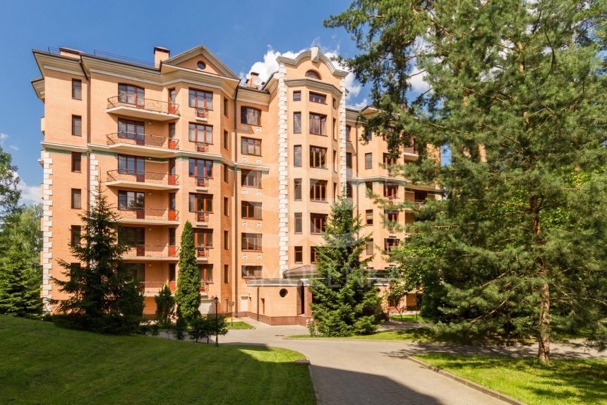 Продажа квартиры, площадь 222 кв.м., 2 этаж, Сосновая ул, 16к1