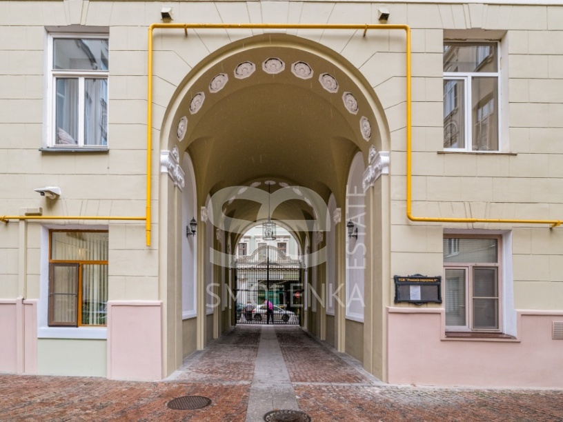 Аренда квартиры, площадь 330 кв.м., 5 этаж, Романов пер, 5