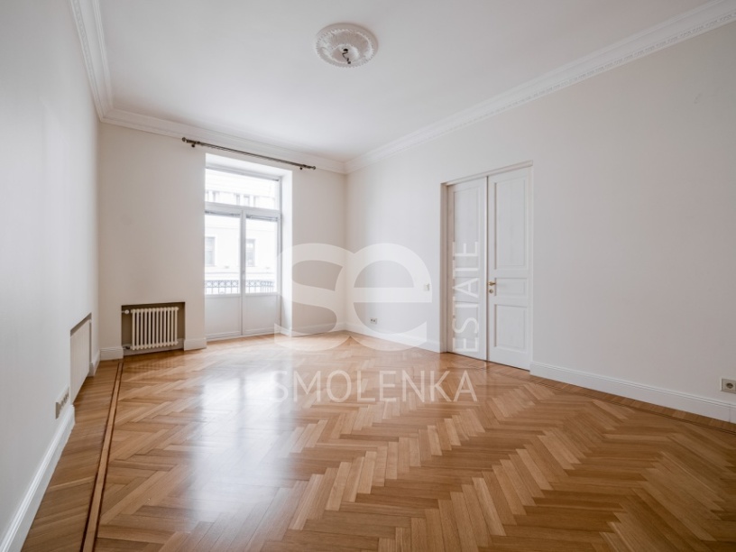 Аренда квартиры, площадь 225 кв.м., 5 этаж, Романов пер, 5