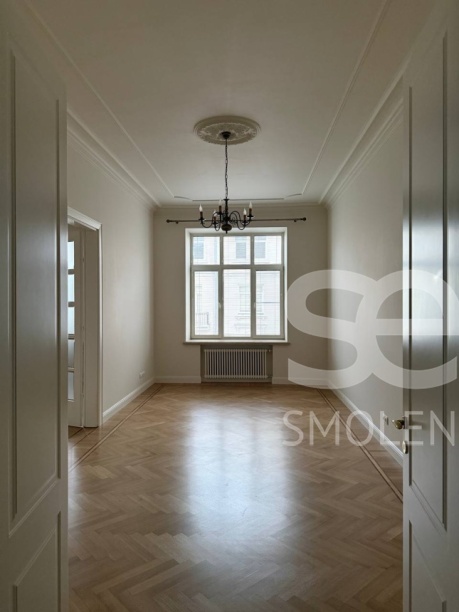 Аренда квартиры, площадь 330 кв.м., 5 этаж, Романов пер, 5