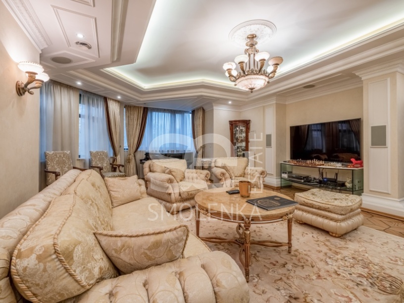 Аренда квартиры, площадь 257.8 кв.м., 3 этаж, Победы пл, 2к3