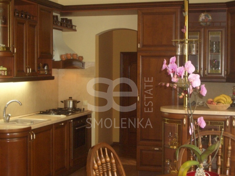 Продажа дома, площадь 620 кв.м., Минское, пл. уч. 28 сот