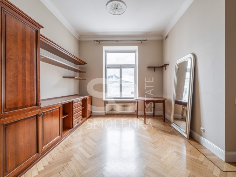 Аренда квартиры, площадь 225 кв.м., 5 этаж, Романов пер, 5