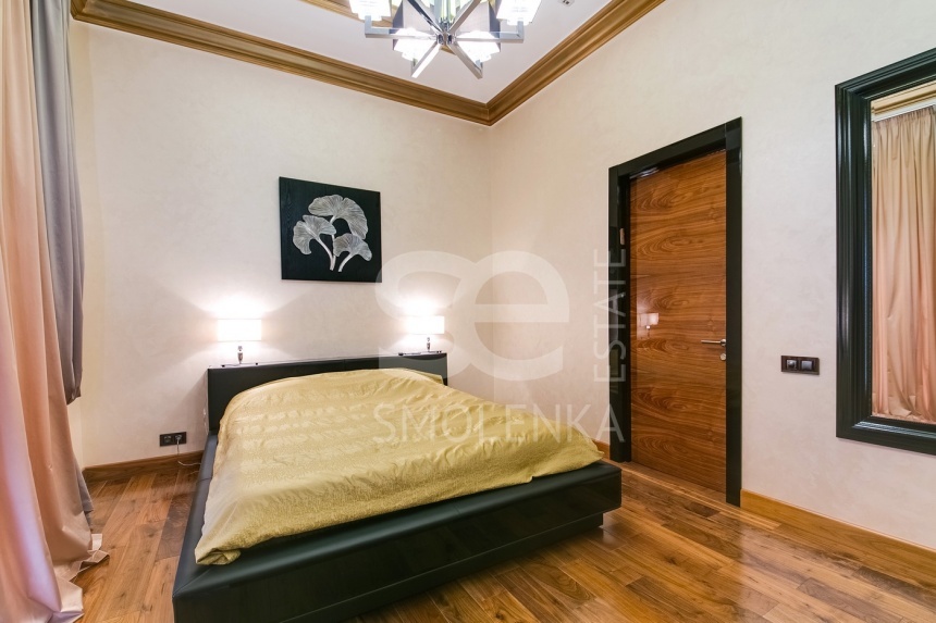 Продажа дома, площадь 980 кв.м., КП Монолит, Новорижское, пл. уч. 35 сот