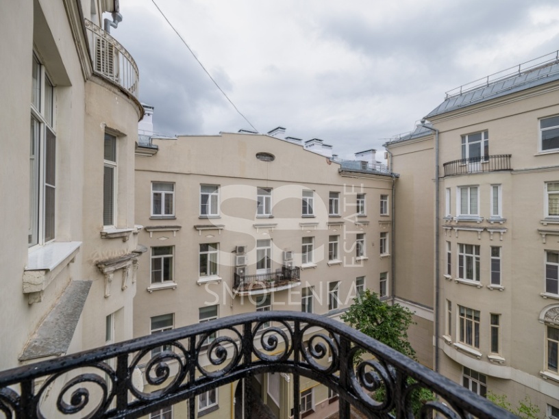 Аренда квартиры, площадь 330 кв.м., 5 этаж, Романов пер, 5