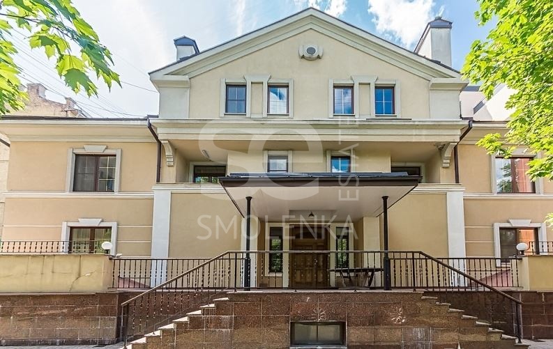 Продажа ОСЗ / особняка, площадь 1040 кв.м., 1 этаж, Татарская Б. ул, 30 с.2, район Замоскворечье, пл. уч. 14 сот