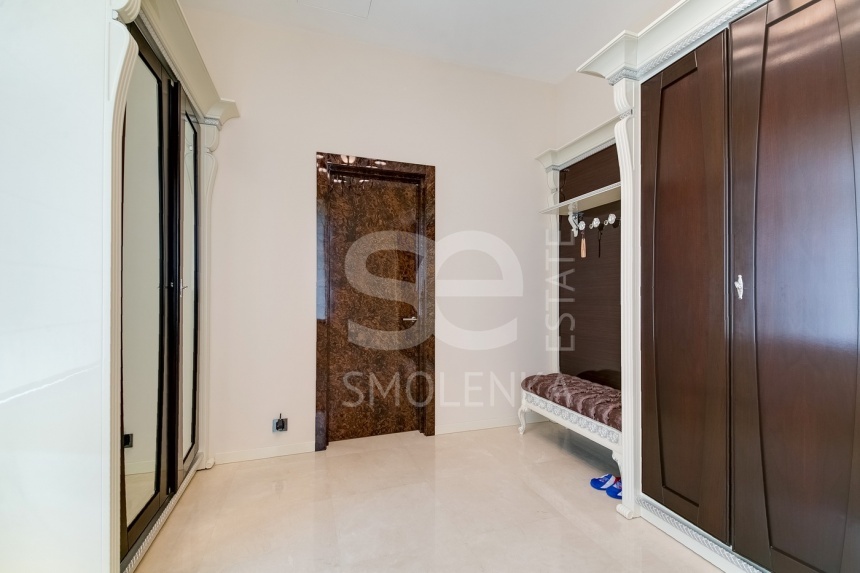 Продажа дома, площадь 980 кв.м., КП Монолит, Новорижское, пл. уч. 35 сот