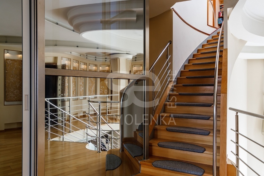 Продажа квартиры, площадь 467 кв.м., 6 этаж, Сосновая ул, 16к1