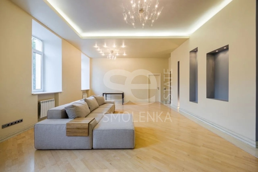 Продажа квартиры, площадь 164 кв.м., 3 этаж, Никитский б-р, 12