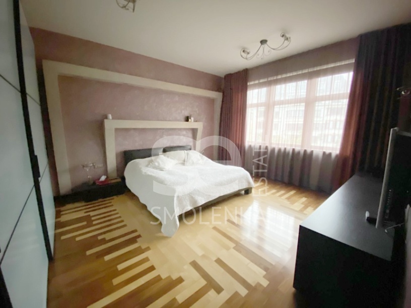 Продажа квартиры, площадь 154 кв.м., 3 этаж, 1-й Зачатьевский пер, 6стр1