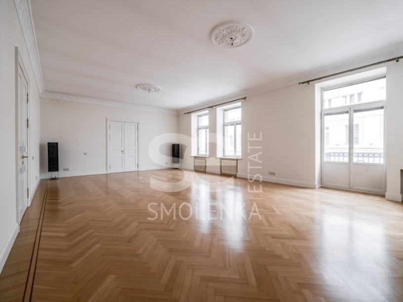 Аренда квартиры, площадь 225 кв.м., 5 этаж, Романов пер, 5