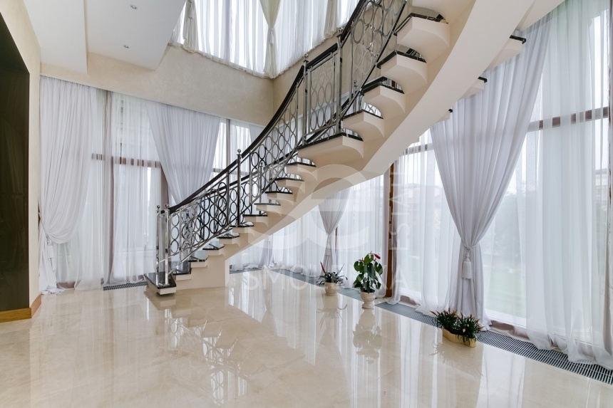 Продажа дома, площадь 980 кв.м., КП Монолит, Новорижское, пл. уч. 35 сот