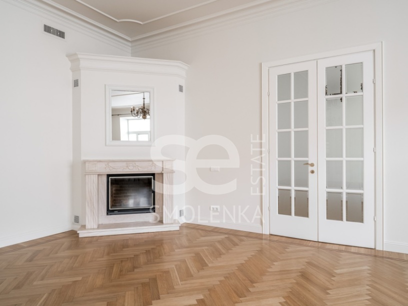 Аренда квартиры, площадь 330 кв.м., 5 этаж, Романов пер, 5