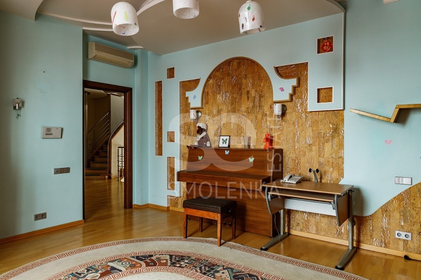 Продажа квартиры, площадь 467 кв.м., 6 этаж, Сосновая ул, 16к1