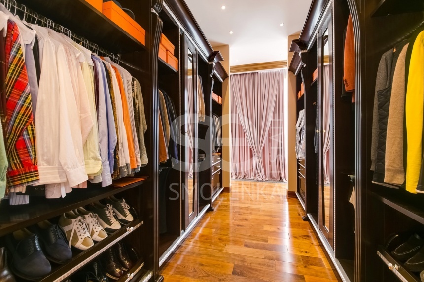 Продажа дома, площадь 980 кв.м., КП Монолит, Новорижское, пл. уч. 35 сот