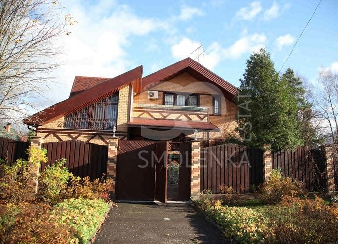 Продажа коттеджа, площадь 350 кв.м., КП НИИ Радио, Минское, пл. уч. 15 сот