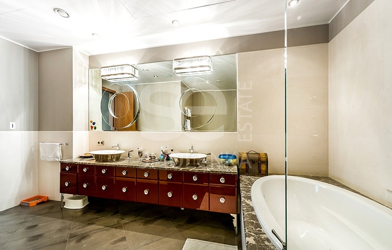 Продажа квартиры, площадь 299.4 кв.м., 5 этаж, ЖК Панорама, Климашкина ул, 17с2