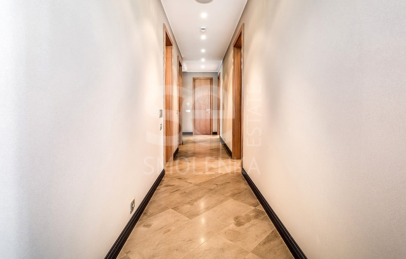 Продажа квартиры, площадь 299.4 кв.м., 5 этаж, ЖК Панорама, Климашкина ул, 17с2