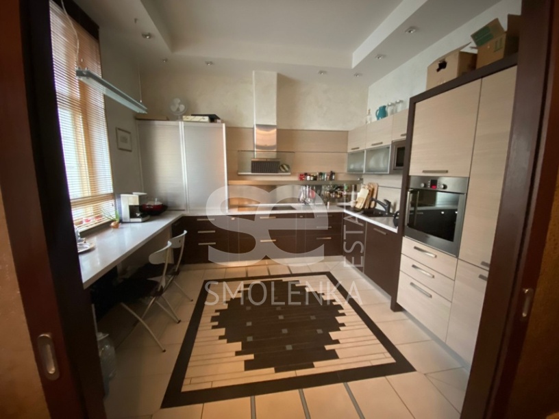 Продажа квартиры, площадь 154 кв.м., 3 этаж, 1-й Зачатьевский пер, 6стр1