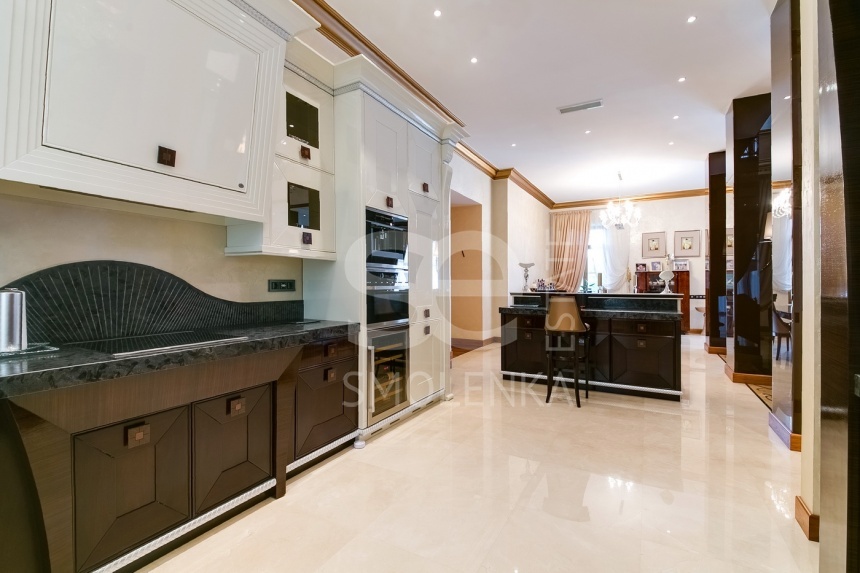 Продажа дома, площадь 980 кв.м., КП Монолит, Новорижское, пл. уч. 35 сот