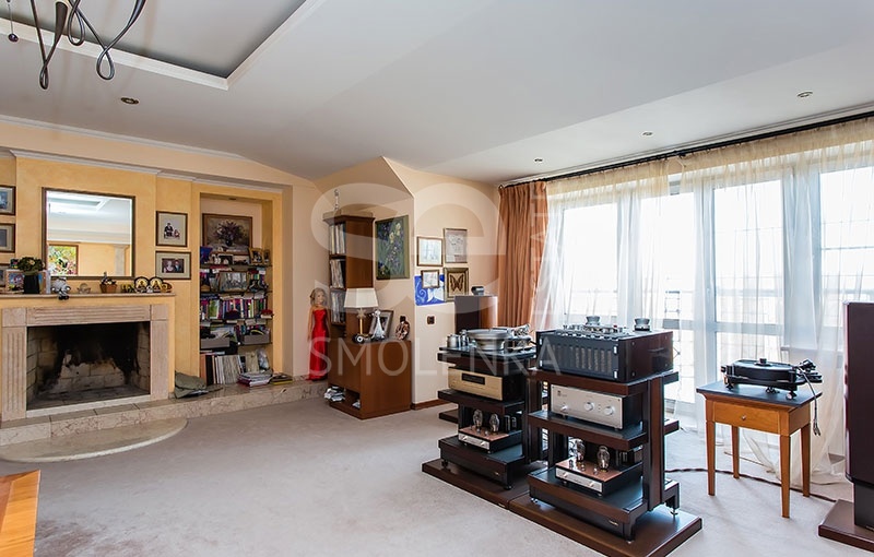 Продажа дома, площадь 550 кв.м., Дмитровское, пл. уч. 27 сот