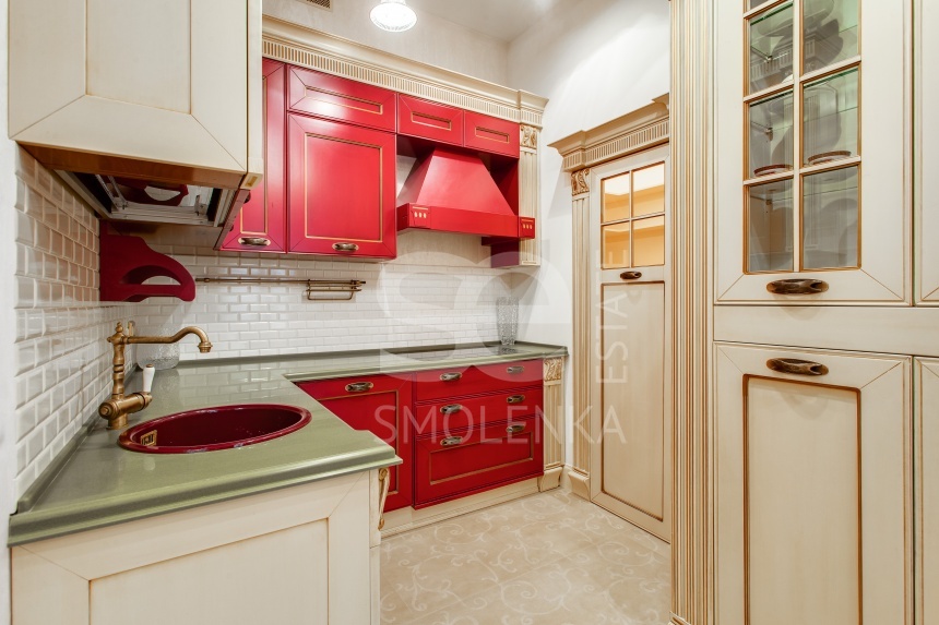 Продажа квартиры, площадь 125.8 кв.м., 2 этаж, Большой Палашёвский пер, 10