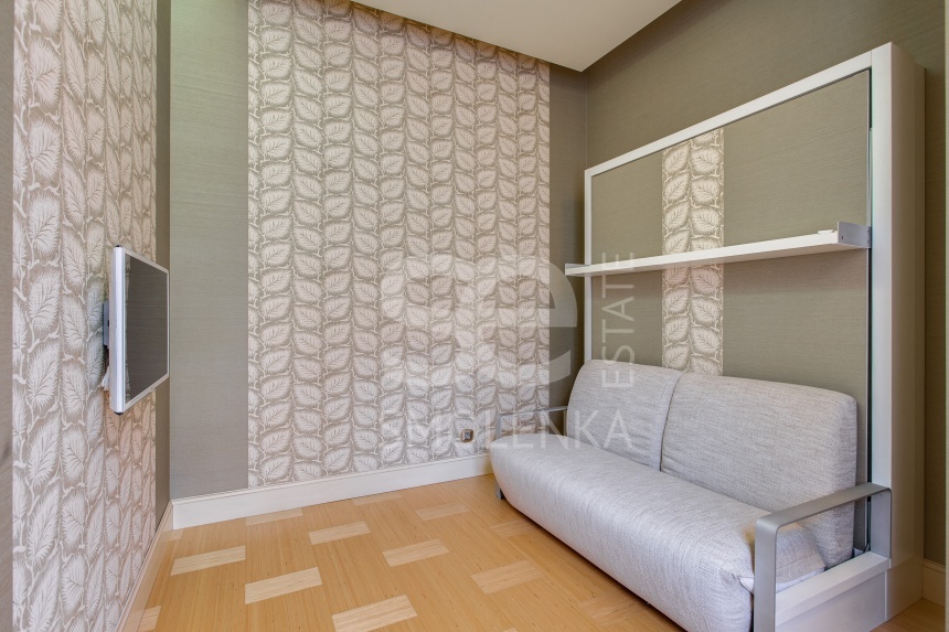 Продажа квартиры, площадь 125.8 кв.м., 2 этаж, Большой Палашёвский пер, 10