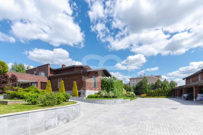 Продажа дома, площадь 850 кв.м., КП Никольская слобода, Новорижское, пл. уч. 45.8 сот