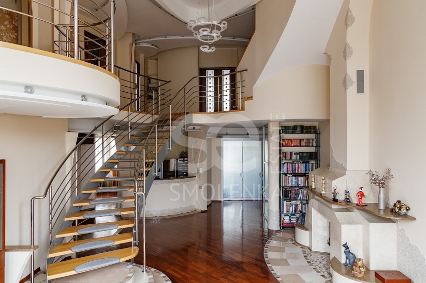 Продажа квартиры, площадь 467 кв.м., 6 этаж, Сосновая ул, 16к1