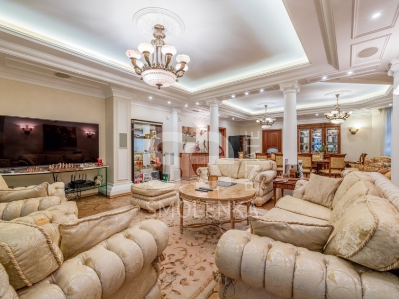Аренда квартиры, площадь 257.8 кв.м., 3 этаж, Победы пл, 2к3