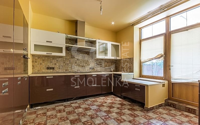 Продажа ОСЗ / особняка, площадь 1040 кв.м., 1 этаж, Татарская Б. ул, 30 с.2, район Замоскворечье, пл. уч. 14 сот