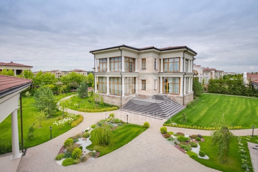 Продажа дома, площадь 980 кв.м., КП Монолит, Новорижское, пл. уч. 35 сот