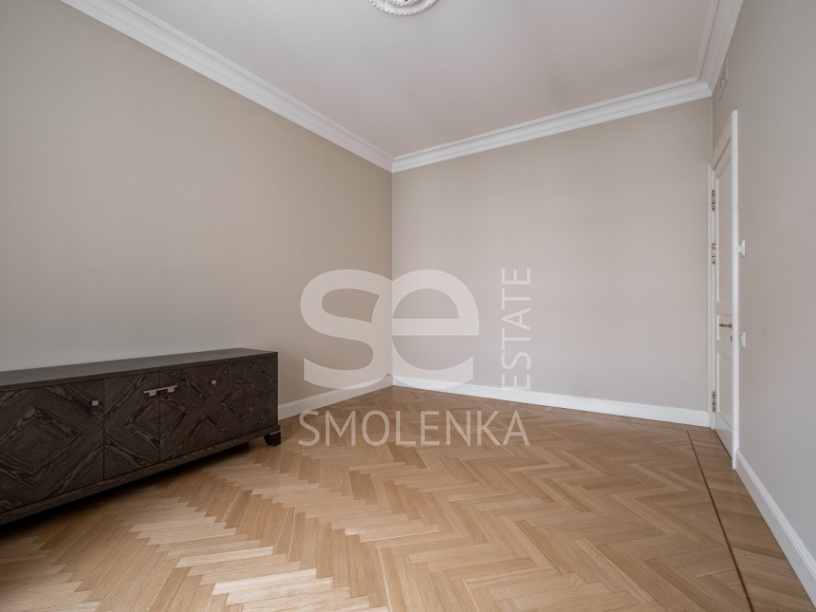 Аренда квартиры, площадь 225 кв.м., 5 этаж, Романов пер, 5