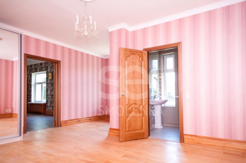 Продажа дома, площадь 1200 кв.м., Минское, пл. уч. 30 сот