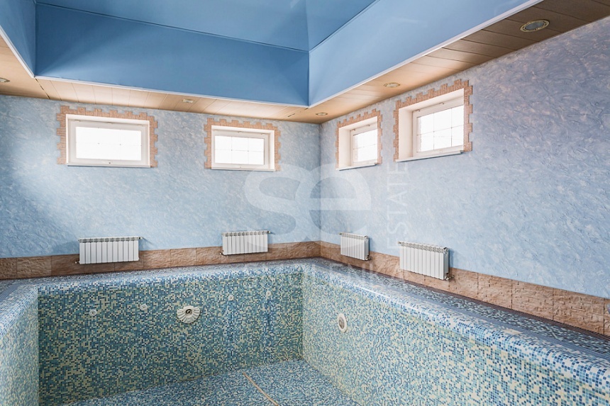 Продажа дома, площадь 950 кв.м., КП Власово, Киевское, пл. уч. 20 сот