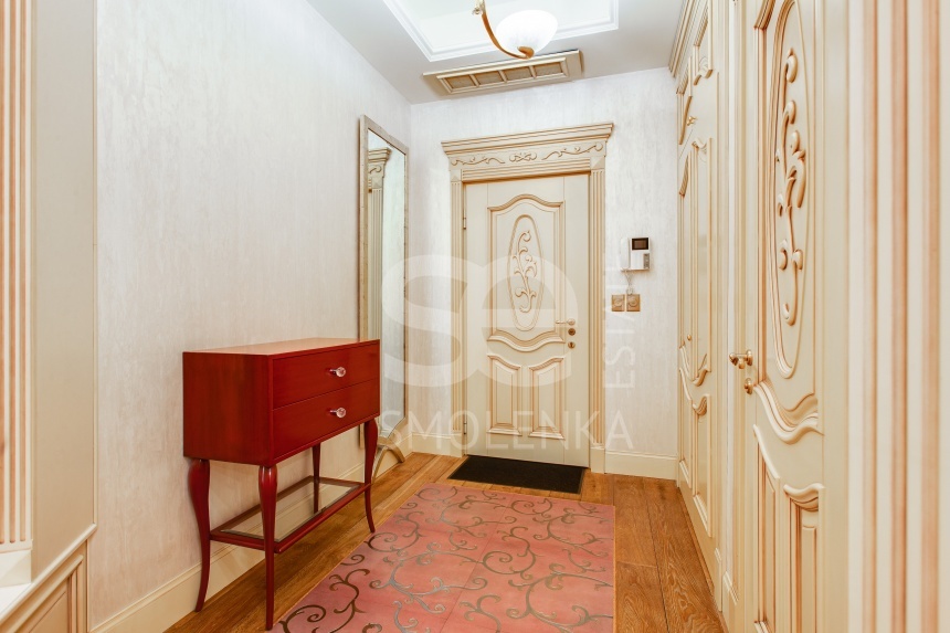 Продажа квартиры, площадь 125.8 кв.м., 2 этаж, Большой Палашёвский пер, 10