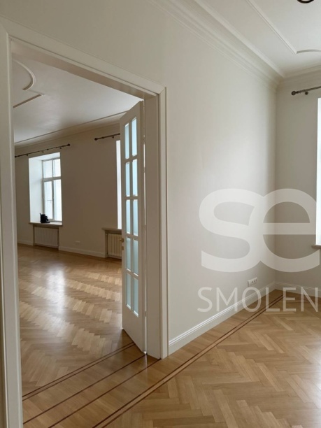 Аренда квартиры, площадь 330 кв.м., 5 этаж, Романов пер, 5