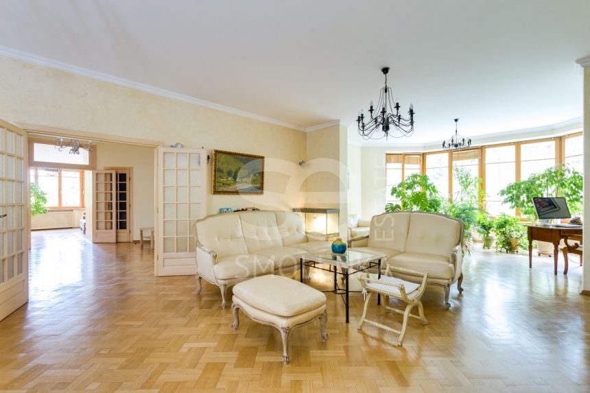 Продажа квартиры, площадь 222 кв.м., 2 этаж, Сосновая ул, 16к1