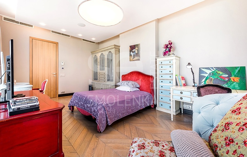 Продажа квартиры, площадь 299.4 кв.м., 5 этаж, ЖК Панорама, Климашкина ул, 17с2