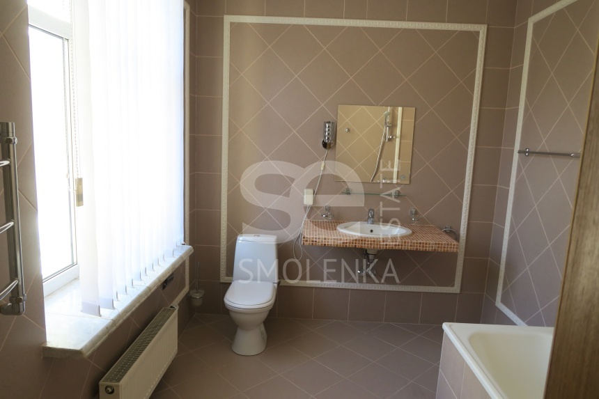 Продажа коттеджа, площадь 1300 кв.м., КП Новоголицыно, Минское, пл. уч. 30 сот