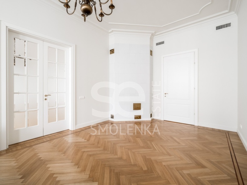 Аренда квартиры, площадь 330 кв.м., 5 этаж, Романов пер, 5