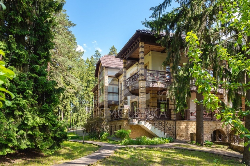 Аренда дома, площадь 830 кв.м., 54, Дмитровское, пл. уч. 65 сот