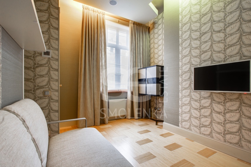 Продажа квартиры, площадь 125.8 кв.м., 2 этаж, Большой Палашёвский пер, 10